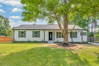 208 Seven Oaks Lane, Spartanburg, SC 29301