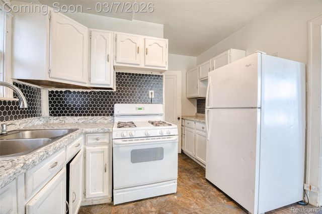 13932 Roselawn Street, Detroit, MI 48238