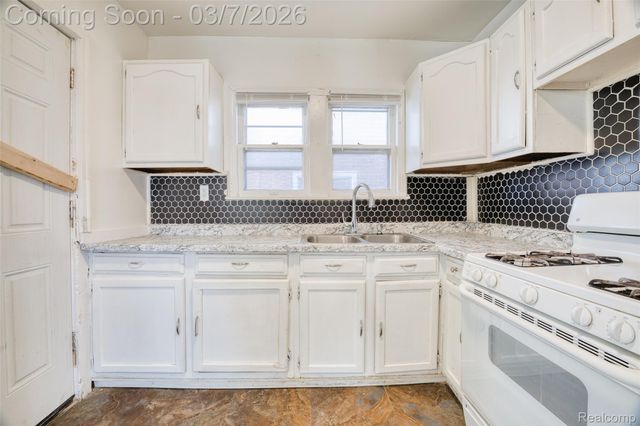 13932 Roselawn Street, Detroit, MI 48238