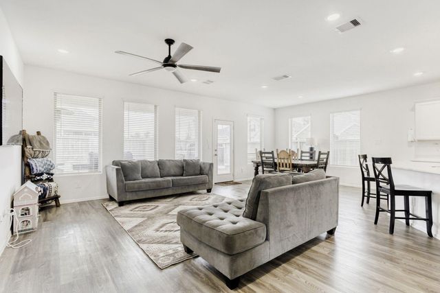 202 Augustine Way, Magnolia, TX 77354