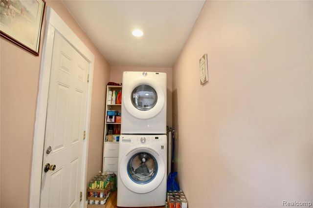 16204 Seymour Road, Linden, MI 48451