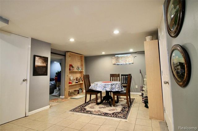 16204 Seymour Road, Linden, MI 48451