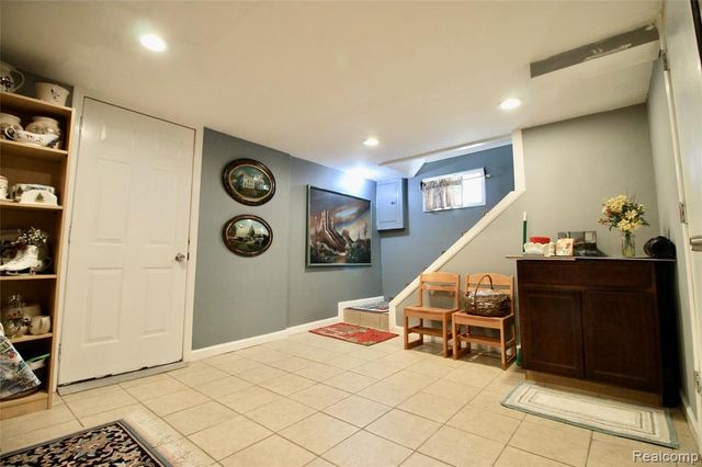 16204 Seymour Road, Linden, MI 48451