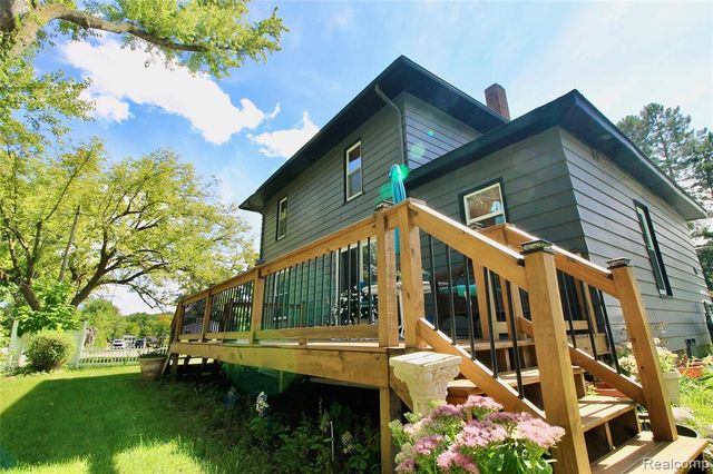 16204 Seymour Road, Linden, MI 48451