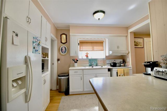 16204 Seymour Road, Linden, MI 48451