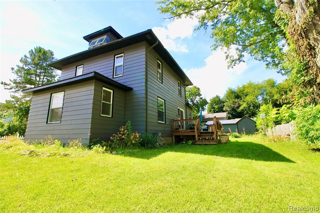 16204 Seymour Road, Linden, MI 48451