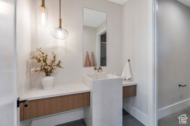 3943 N FOOTHILL DR, Provo, UT 84604