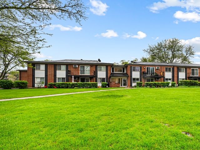 2431 E Brandenberry Court 2O, Arlington Heights, IL 60004