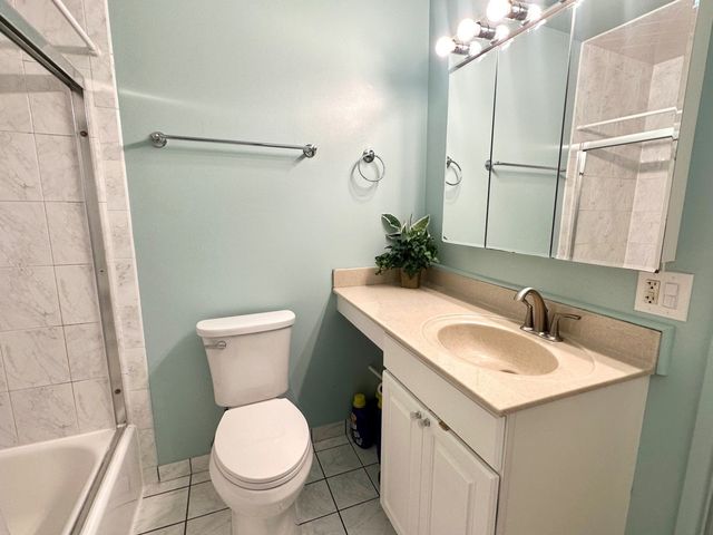 2431 E Brandenberry Court 2O, Arlington Heights, IL 60004