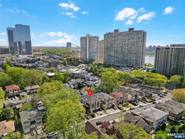 225 Slocum Way B, Fort Lee, NJ 07024
