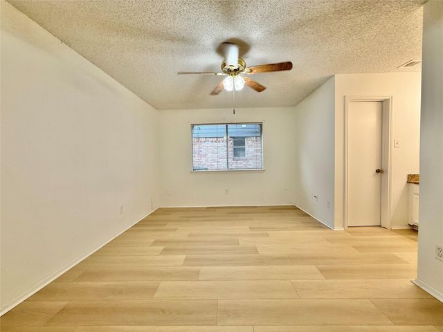 6 Maywind Court, The Woodlands, TX 77381