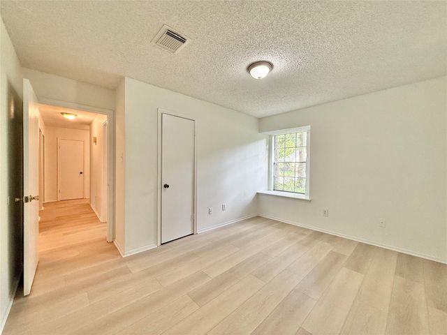6 Maywind Court, The Woodlands, TX 77381