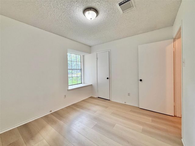 6 Maywind Court, The Woodlands, TX 77381