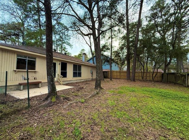 6 Maywind Court, The Woodlands, TX 77381