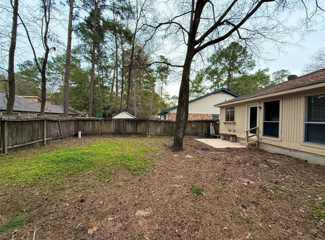 6 Maywind Court, The Woodlands, TX 77381