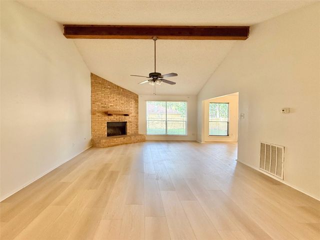 6 Maywind Court, The Woodlands, TX 77381