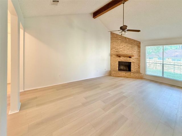 6 Maywind Court, The Woodlands, TX 77381