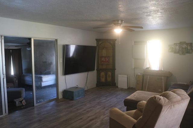 2807 E Garland Avenue, Fresno, CA 93726