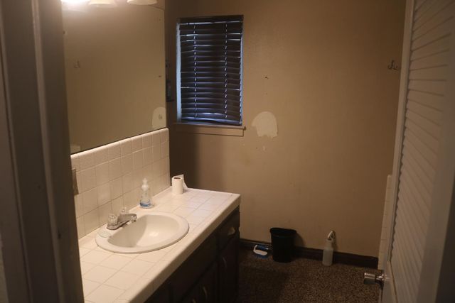 2807 E Garland Avenue, Fresno, CA 93726