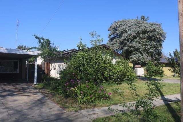2807 E Garland Avenue, Fresno, CA 93726