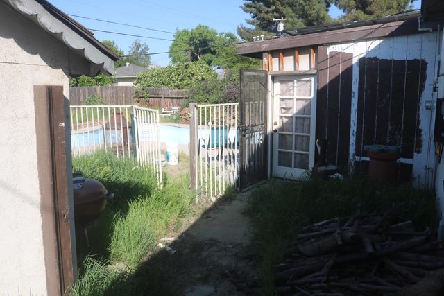 2807 E Garland Avenue, Fresno, CA 93726