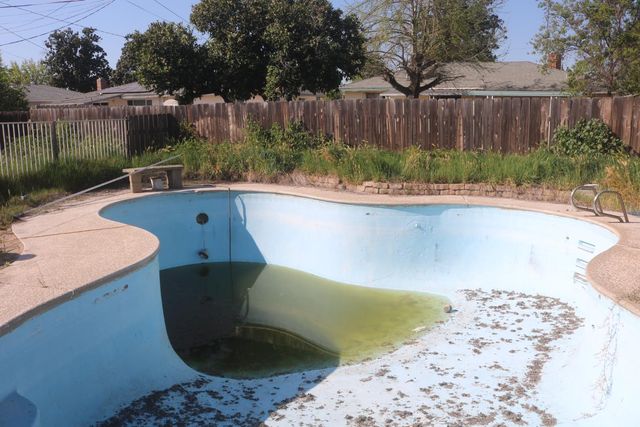 2807 E Garland Avenue, Fresno, CA 93726