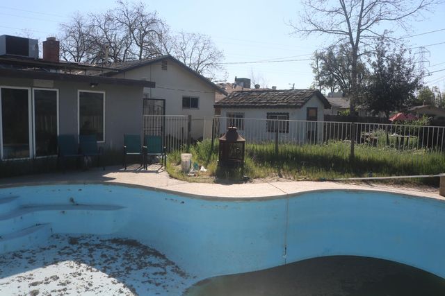 2807 E Garland Avenue, Fresno, CA 93726