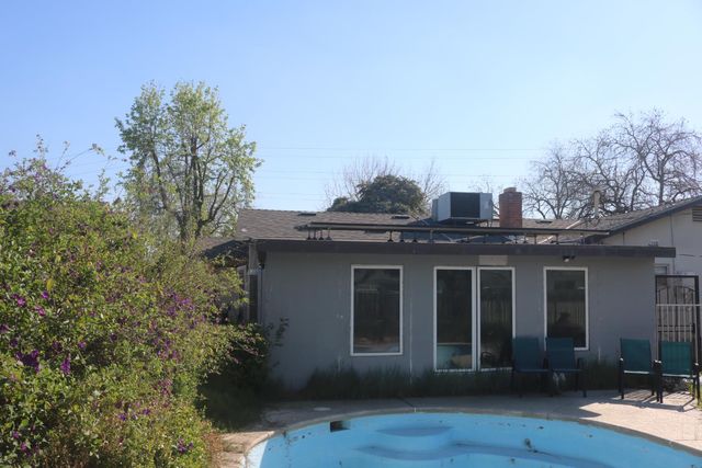 2807 E Garland Avenue, Fresno, CA 93726