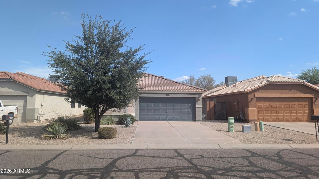 1129 E NARDINI Street, San Tan Valley, AZ 85140