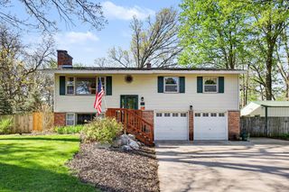1422 Maplewood Drive, Georgetown Twp, MI 49428