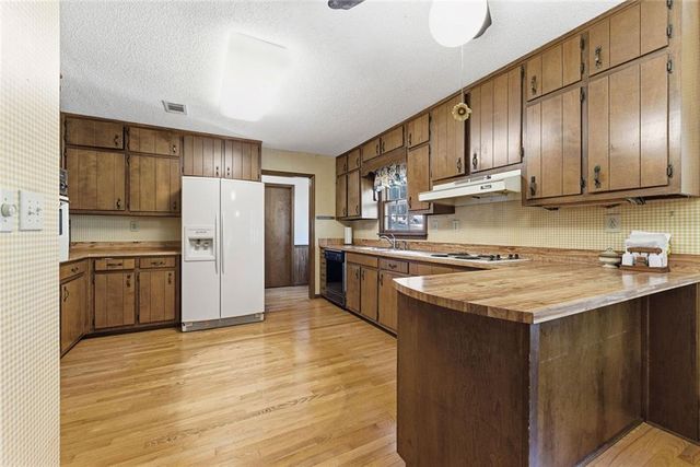 5215 Ashford Court SW, Lilburn, GA 30047