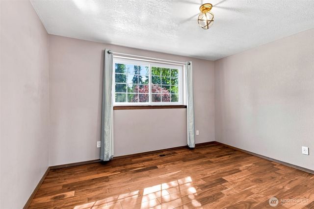 4048 Oxford Loop SE, Lacey, WA 98503