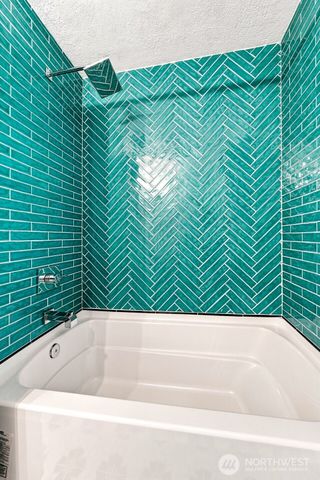 4048 Oxford Loop SE, Lacey, WA 98503