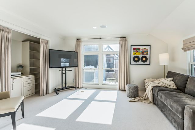 515 N Fifth Avenue 1, Ann Arbor, MI 48104