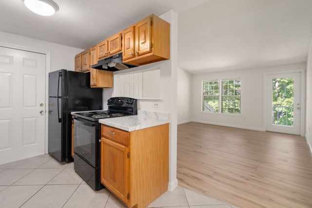 20 Walden Dr 20, Natick, MA 01760