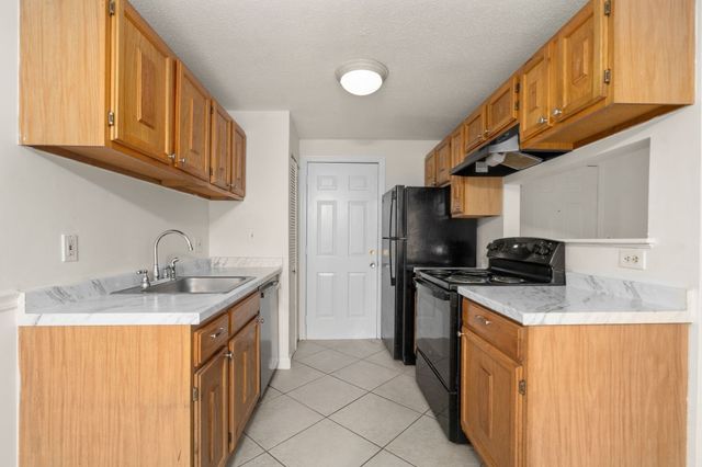 20 Walden Dr 20, Natick, MA 01760