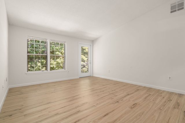 20 Walden Dr 20, Natick, MA 01760
