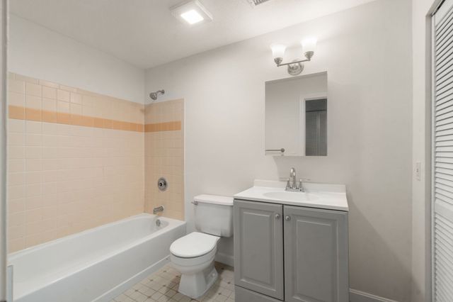 20 Walden Dr 20, Natick, MA 01760