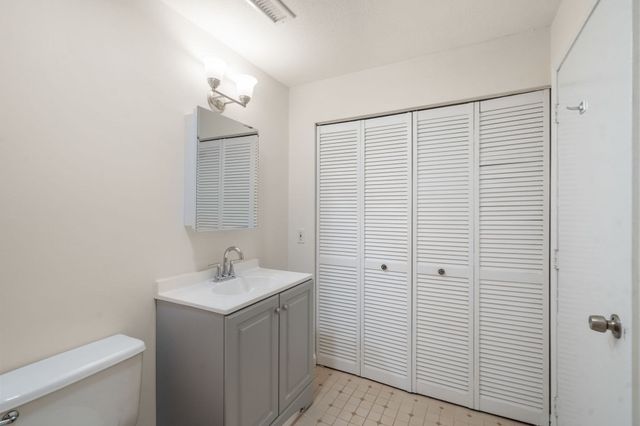 20 Walden Dr 20, Natick, MA 01760