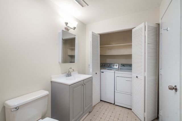 20 Walden Dr 20, Natick, MA 01760