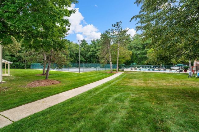 20 Walden Dr 20, Natick, MA 01760