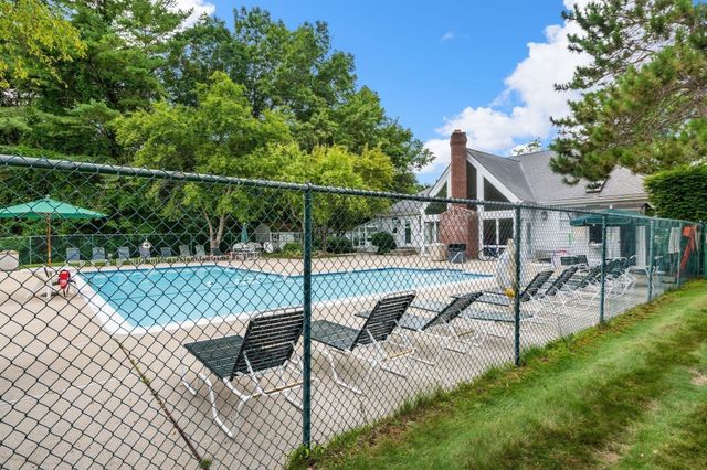 20 Walden Dr 20, Natick, MA 01760