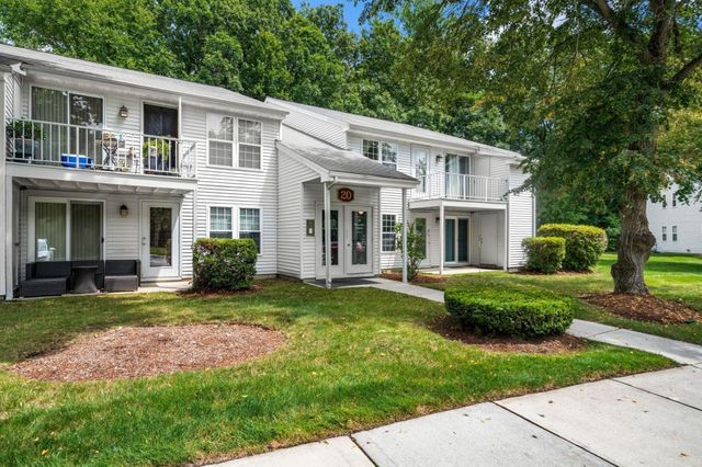 20 Walden Dr 20, Natick, MA 01760