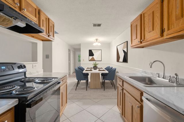 20 Walden Dr 20, Natick, MA 01760