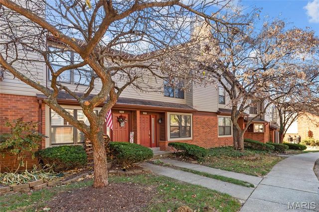 955 Quail Meadows Court C, Chesterfield, MO 63017