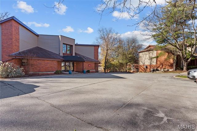 955 Quail Meadows Court C, Chesterfield, MO 63017