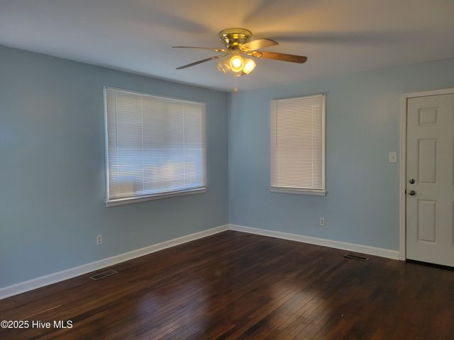 713 Vernon Drive, Jacksonville, NC 28540