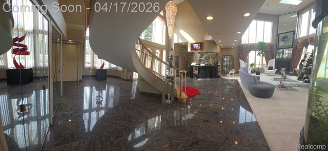 29614 Kenloch Drive, Farmington Hills, MI 48331