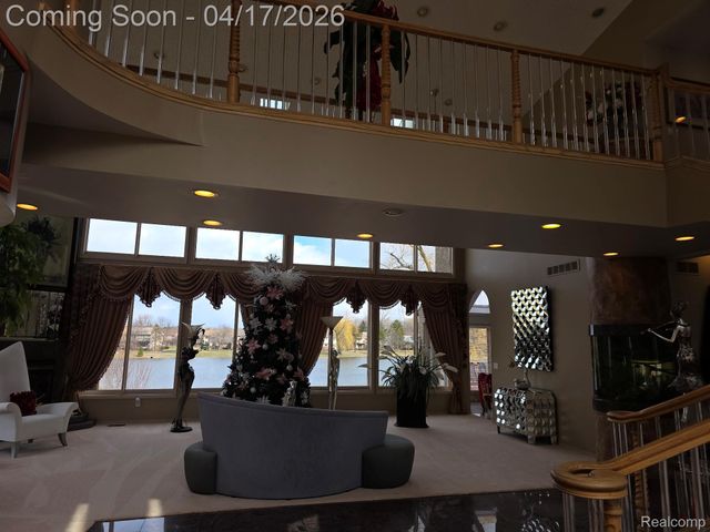 29614 Kenloch Drive, Farmington Hills, MI 48331