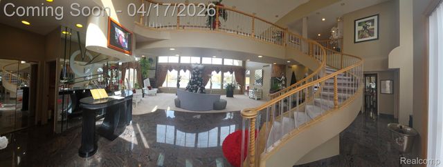 29614 Kenloch Drive, Farmington Hills, MI 48331